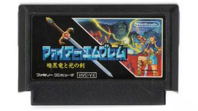 レトロゲームカセットの手入れをする