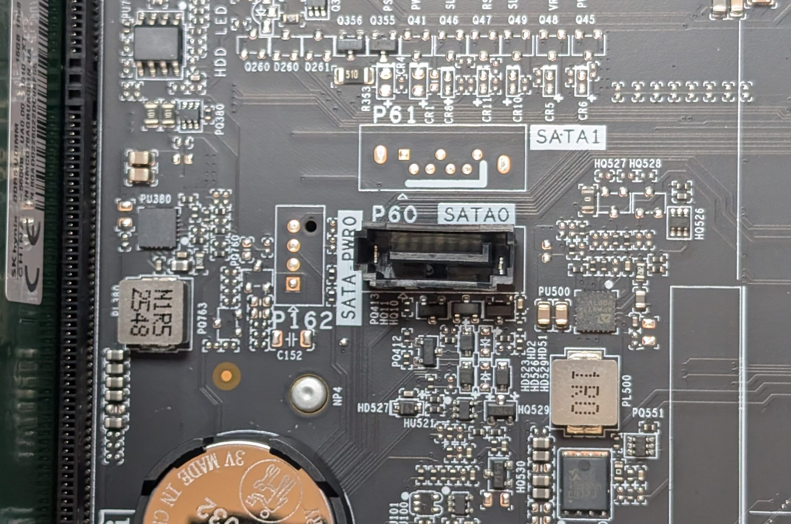 SATA0端子が空いている？