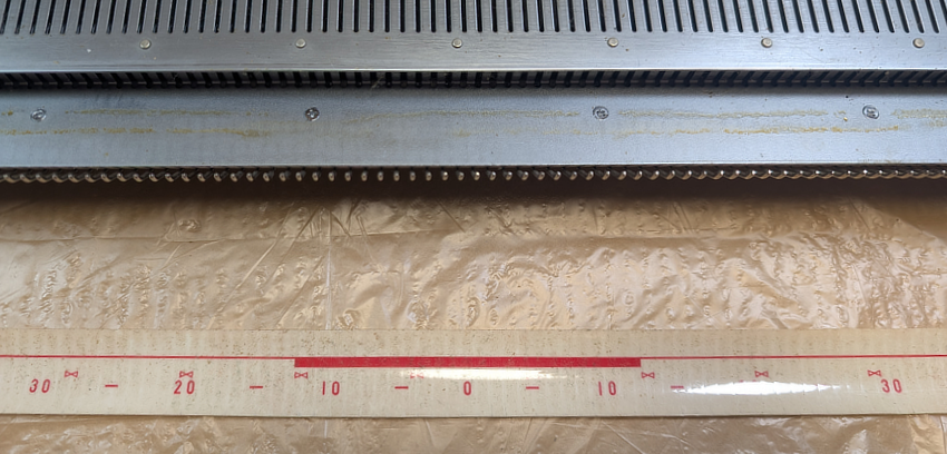 『Needle Position Indicator』シートを外す
